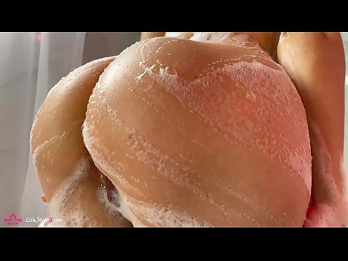 ❤️ La morena es masturba el cony amb un vibrador fins a un orgasme intens a la dutxa ️❌  Sexe a nosaltres ca.porn-milf300.ru ️❤