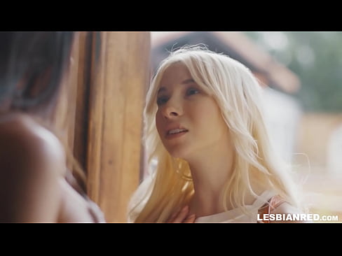 ❤️ La noia torna a casa uns mesos després i s'acaba menjant el cony de la seva madrastra ️❌  Sexe a nosaltres ca.porn-milf300.ru ️❤